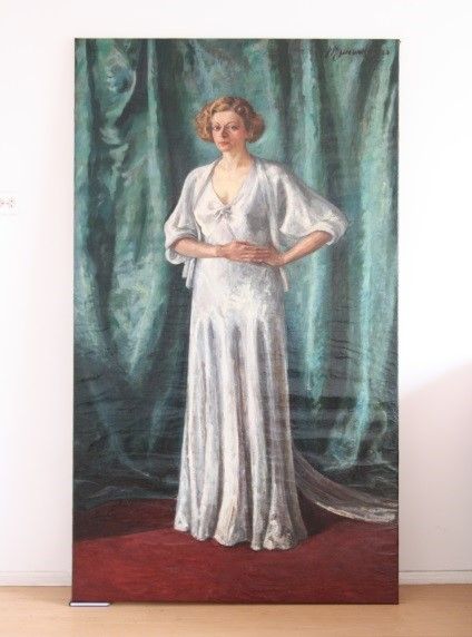 portret kobiety w białej sukni- po konserwacji