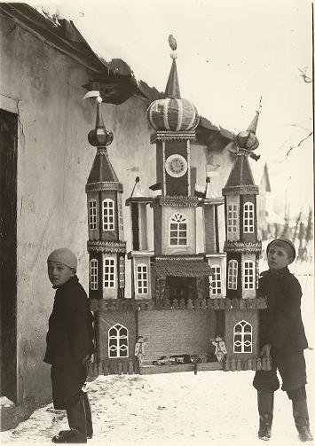 zdjęcie szopki krakowskiej z dziećmi